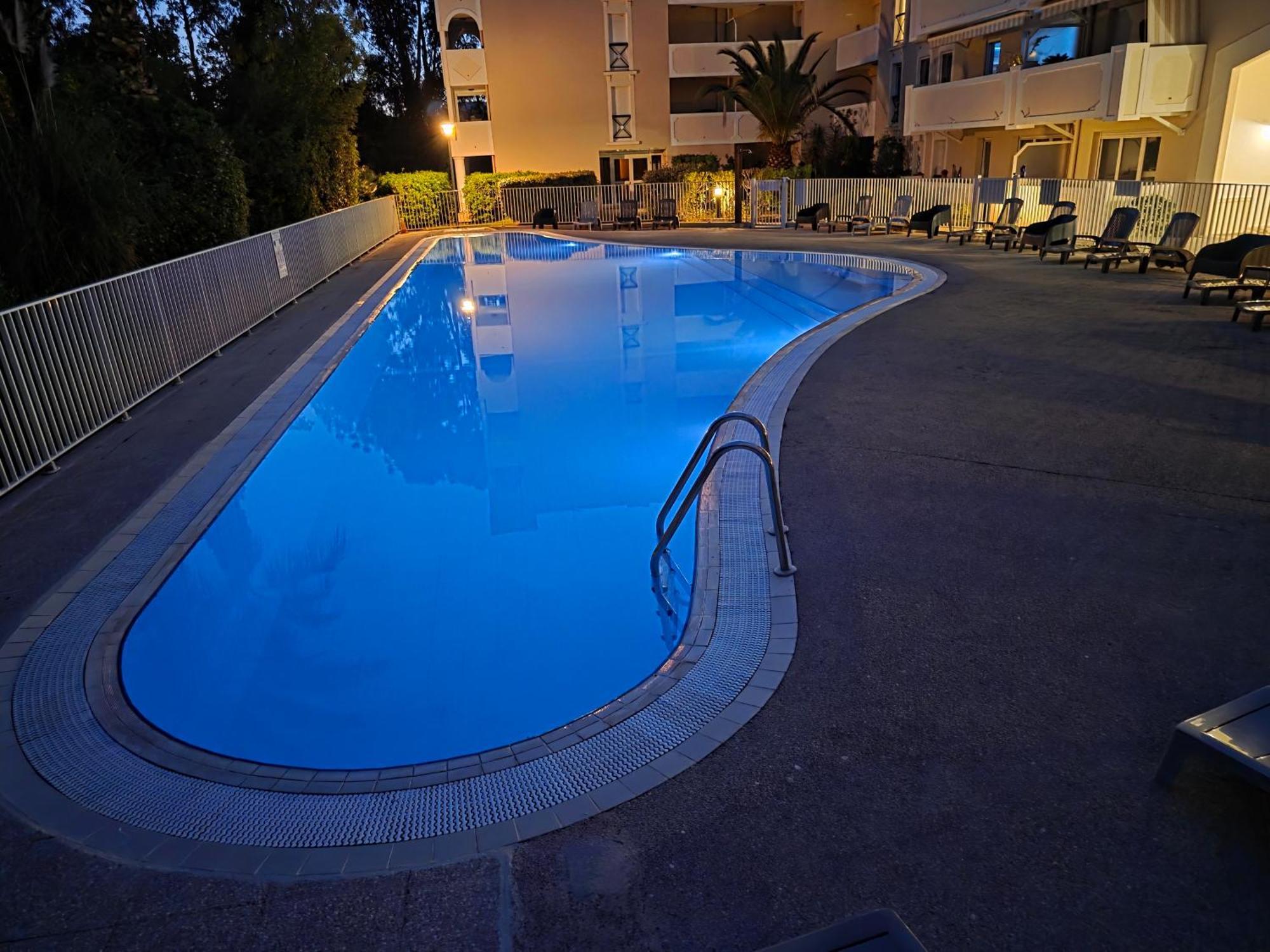 Le Victoria-centre Ville-piscine-parking Prive-wi-fi Apartamento *